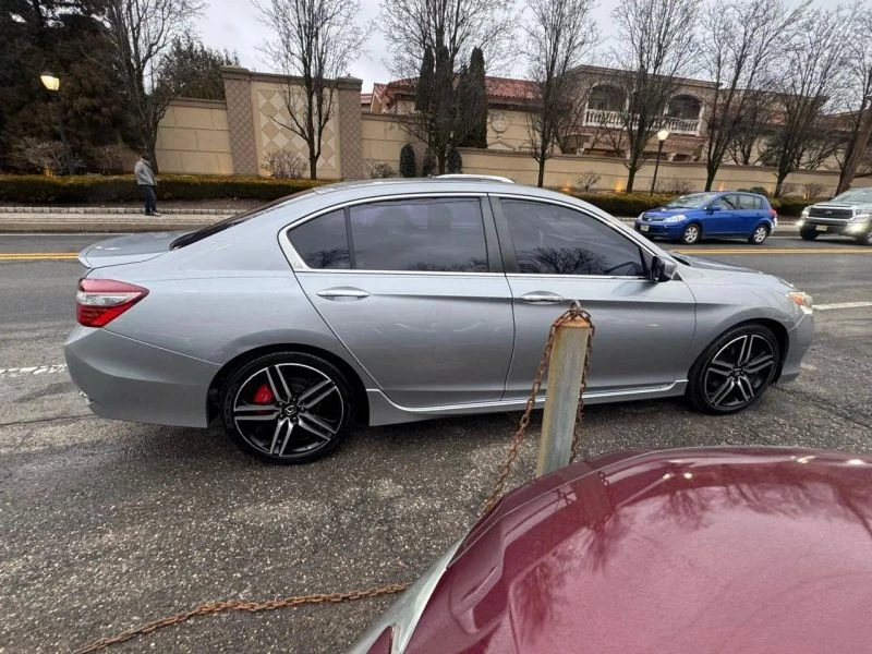2017 Honda Accord 9th Gen - Image 8 of 12