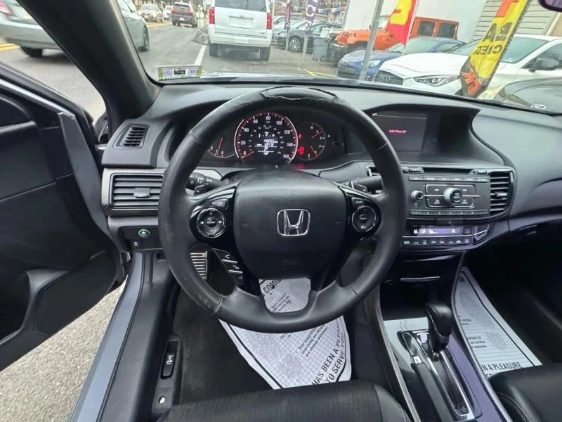 2017 Honda Accord 9th Gen - Image 11 of 12