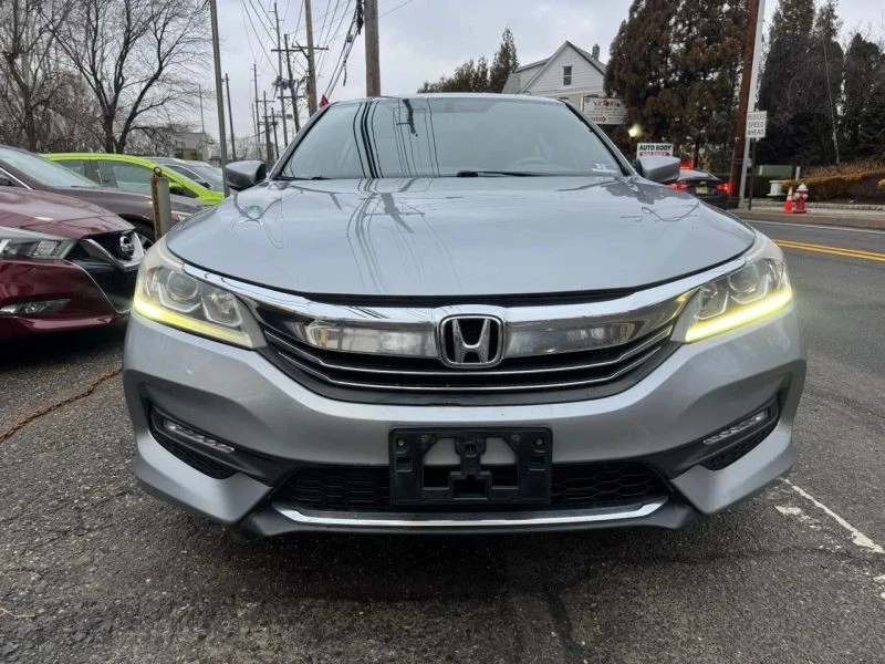 2017 Honda Accord 9th Gen - Image 2 of 12