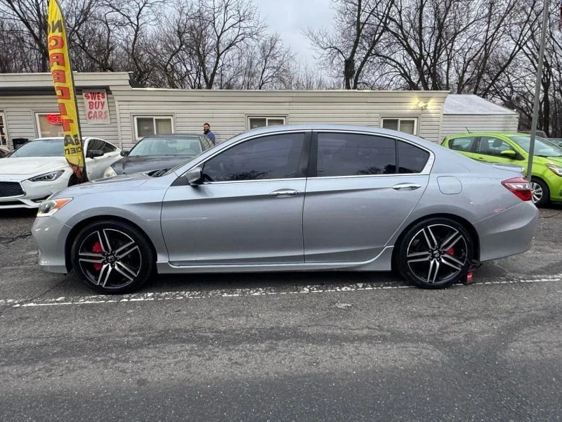2017 Honda Accord 9th Gen - Image 4 of 12