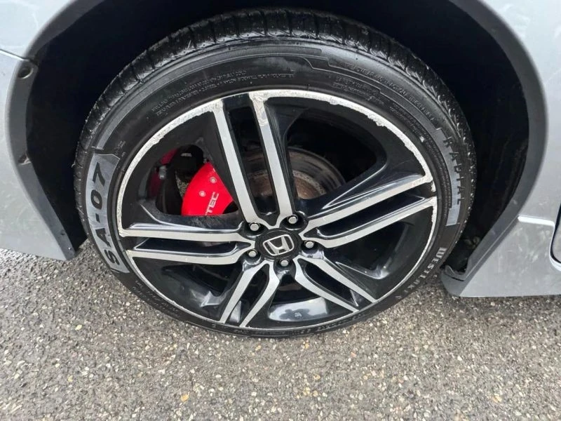 2017 Honda Accord 9th Gen - Image 9 of 12