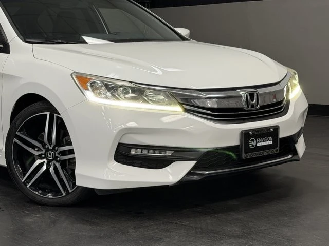 2017 Honda Accord 9th Gen - Image 3 of 12