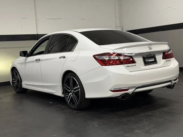 2017 Honda Accord 9th Gen - Image 9 of 12