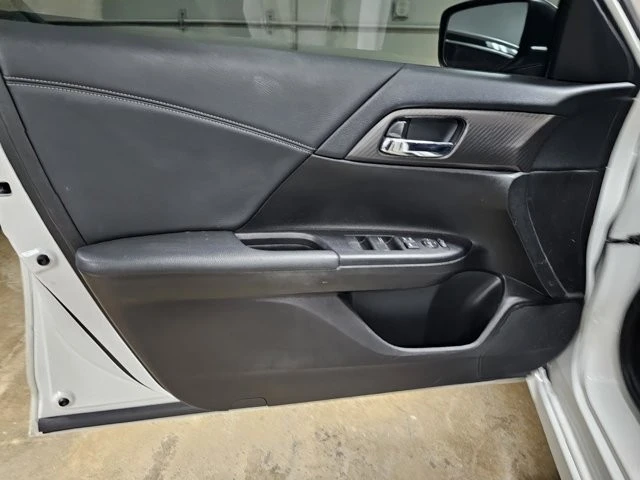 2017 Honda Accord 9th Gen - Image 11 of 12