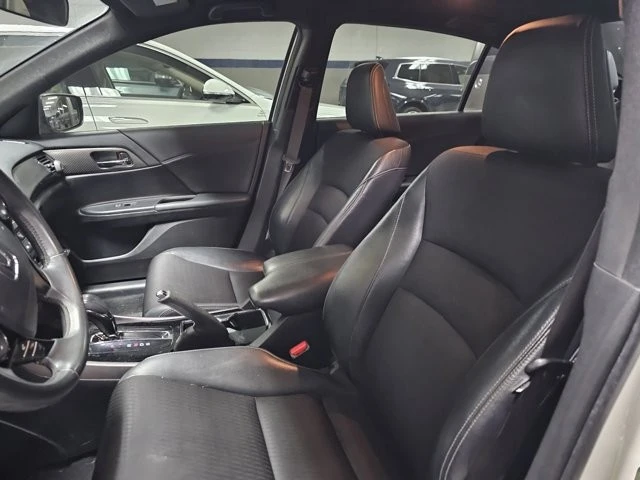 2017 Honda Accord 9th Gen - Image 6 of 12