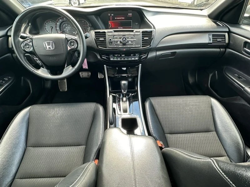 2017 Honda Accord 9th Gen - Image 11 of 12