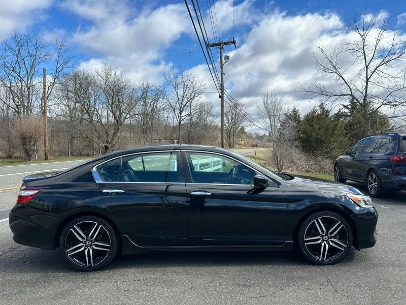 2017 Honda Accord 9th Gen - Image 8 of 12