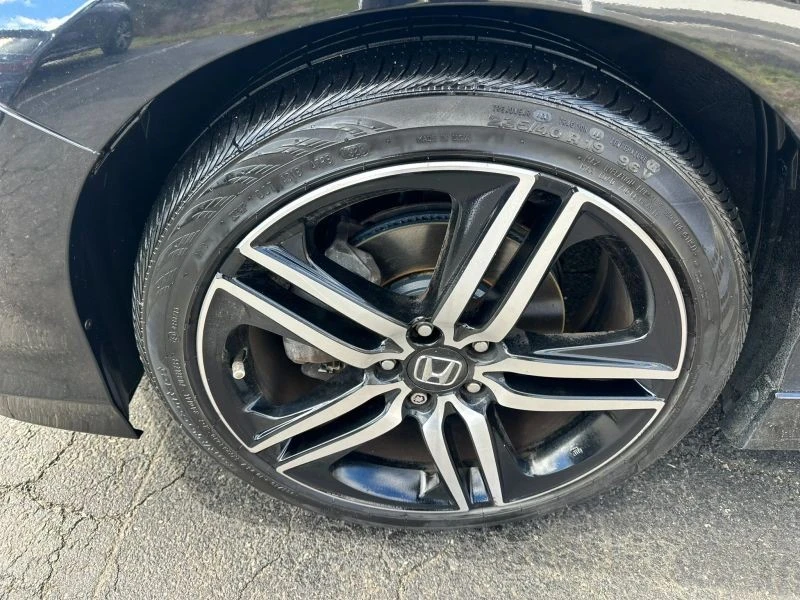 2017 Honda Accord 9th Gen - Image 9 of 12