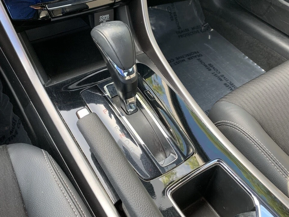 2017 Honda Accord 9th Gen - Image 9 of 12