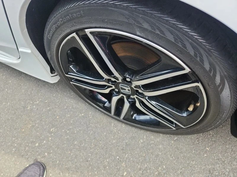2017 Honda Accord 9th Gen - Image 11 of 12
