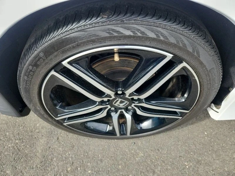 2017 Honda Accord 9th Gen - Image 8 of 12