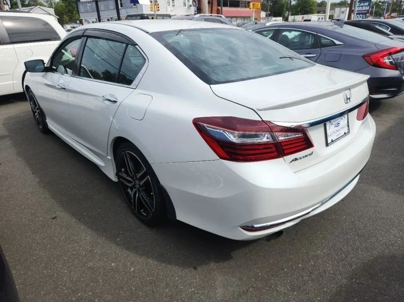2017 Honda Accord 9th Gen - Image 4 of 12