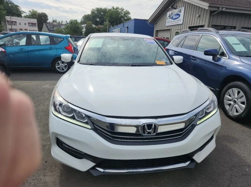 2017 Honda Accord 9th Gen - Image 2 of 12