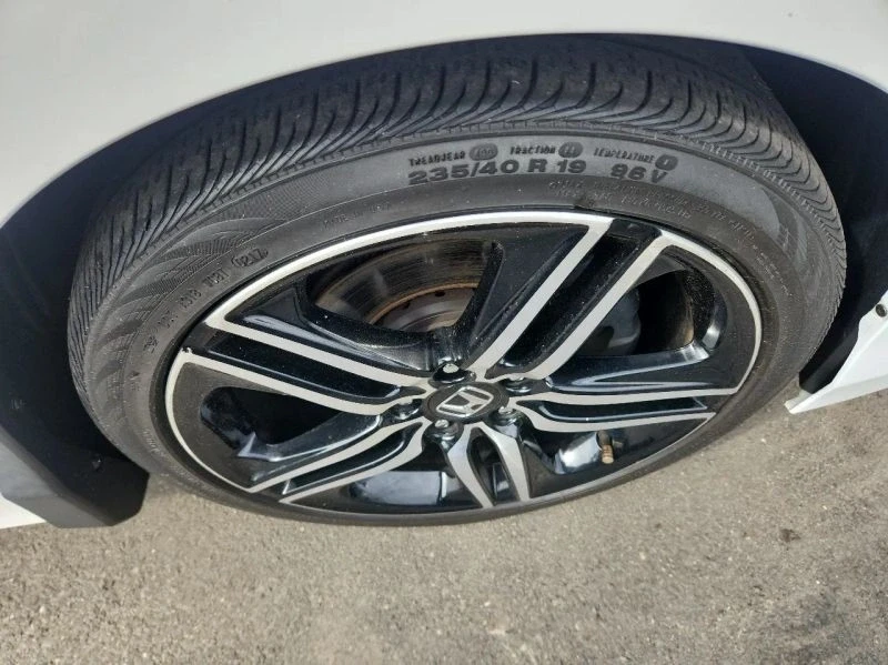 2017 Honda Accord 9th Gen - Image 9 of 12