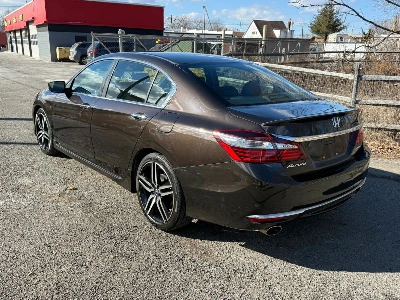 2017 Honda Accord 9th Gen - Image 5 of 12