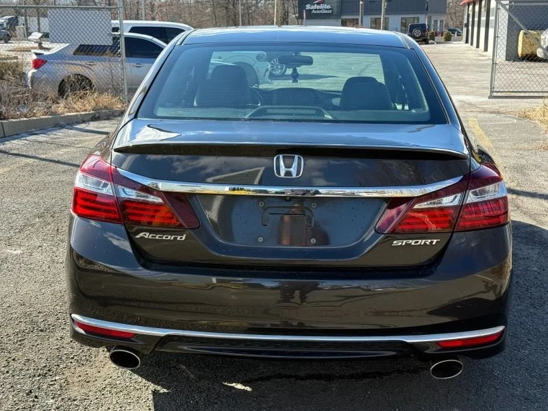 2017 Honda Accord 9th Gen - Image 6 of 12