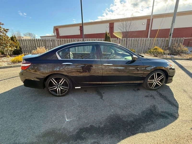2017 Honda Accord 9th Gen - Image 8 of 12