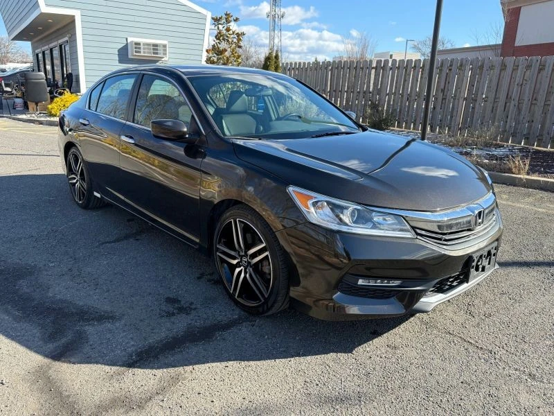 2017 Honda Accord 9th Gen - Image 9 of 12