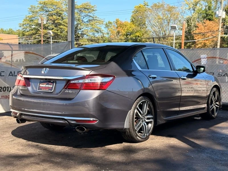 2017 Honda Accord 9th Gen - Image 9 of 12