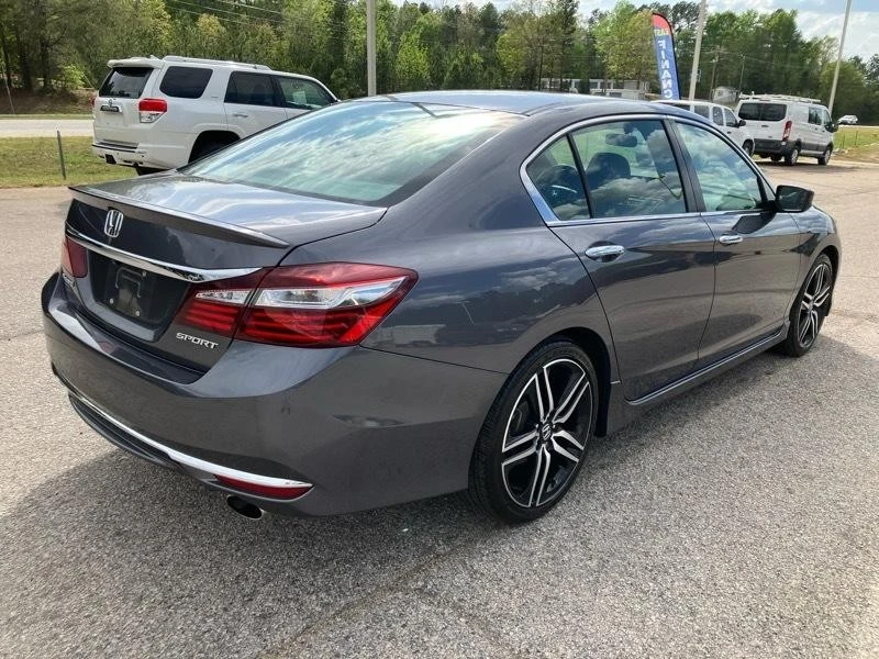 2017 Honda Accord 9th Gen - Image 3 of 15