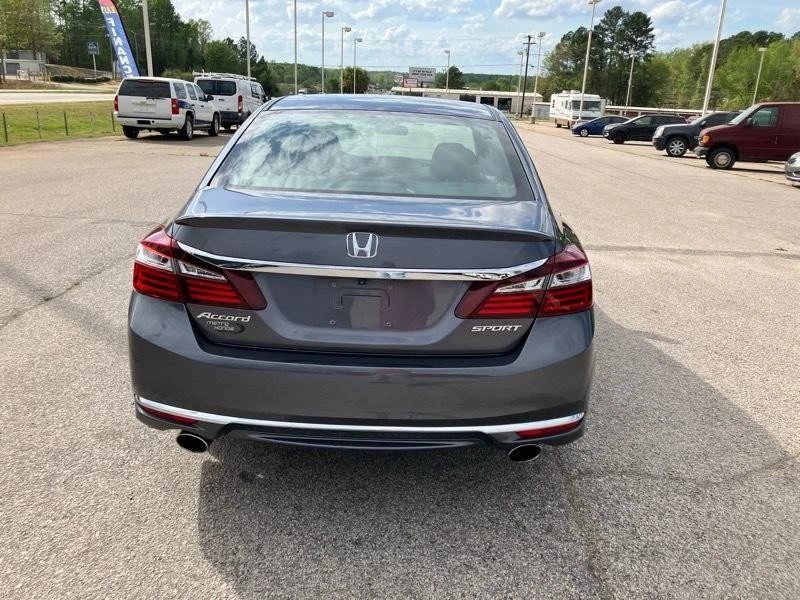 2017 Honda Accord 9th Gen - Image 4 of 15
