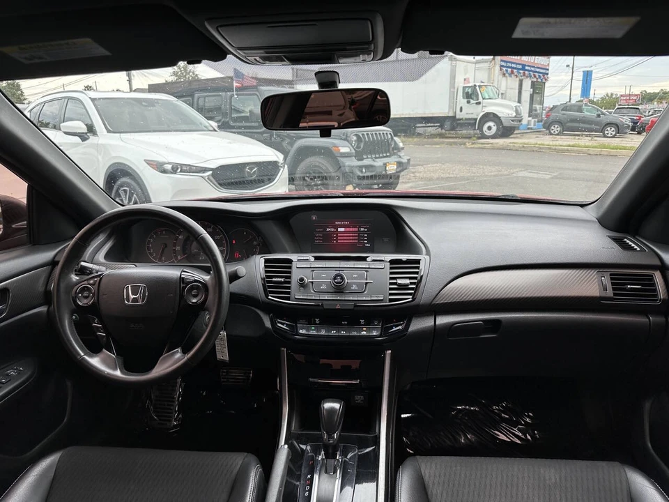 2017 Honda Accord 9th Gen - Image 18 of 21