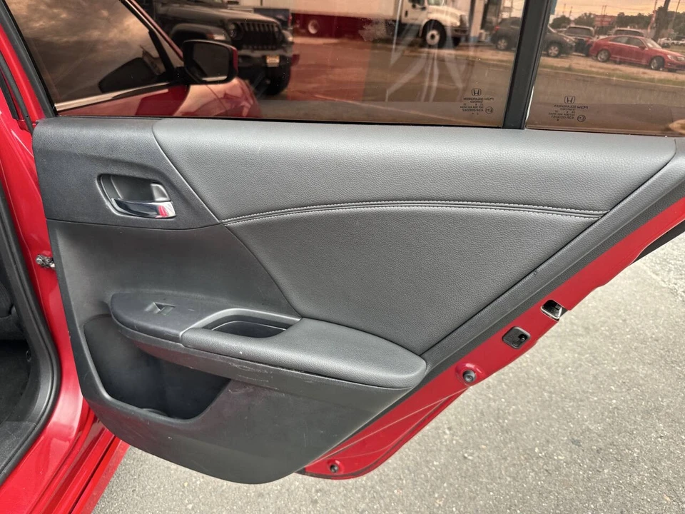 2017 Honda Accord 9th Gen - Image 17 of 21