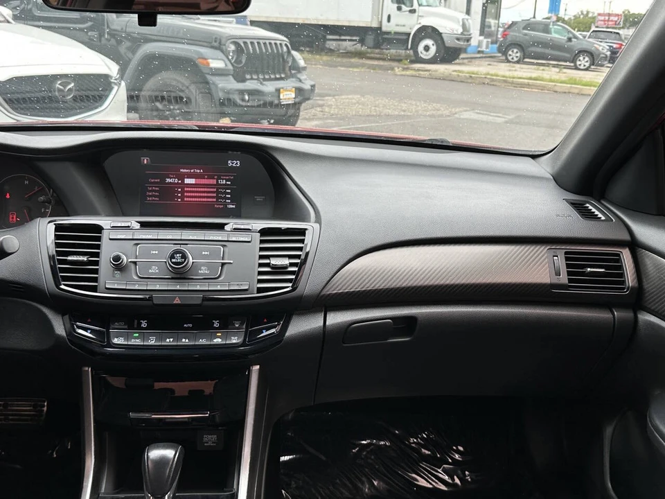 2017 Honda Accord 9th Gen - Image 20 of 21