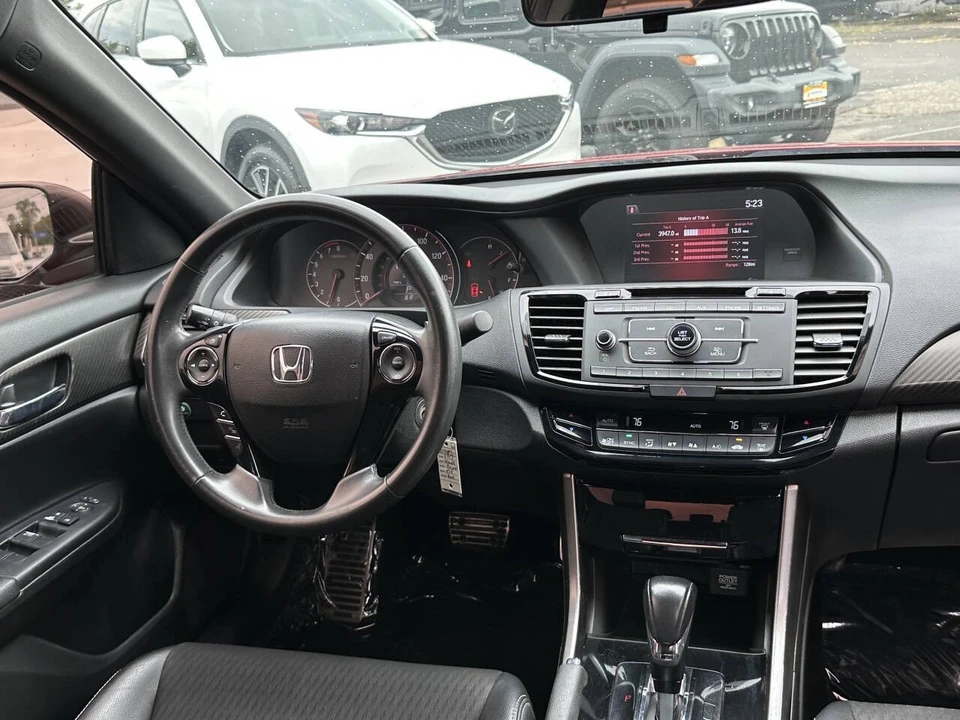 2017 Honda Accord 9th Gen - Image 19 of 21