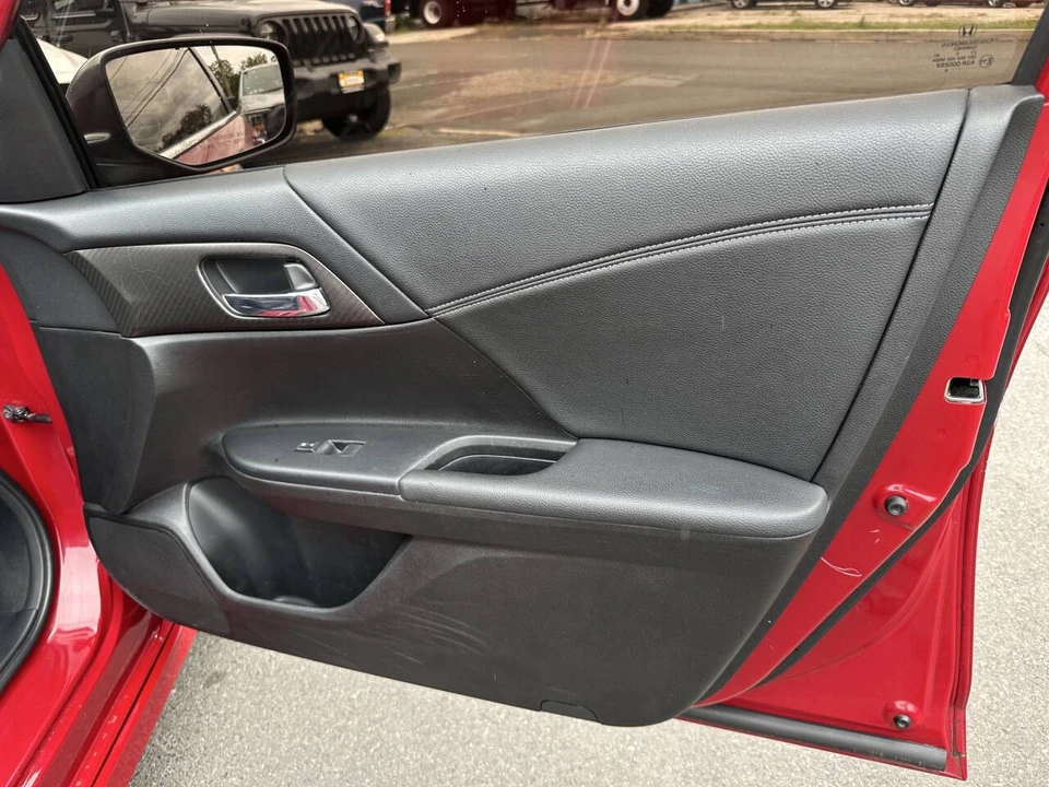 2017 Honda Accord 9th Gen - Image 13 of 21