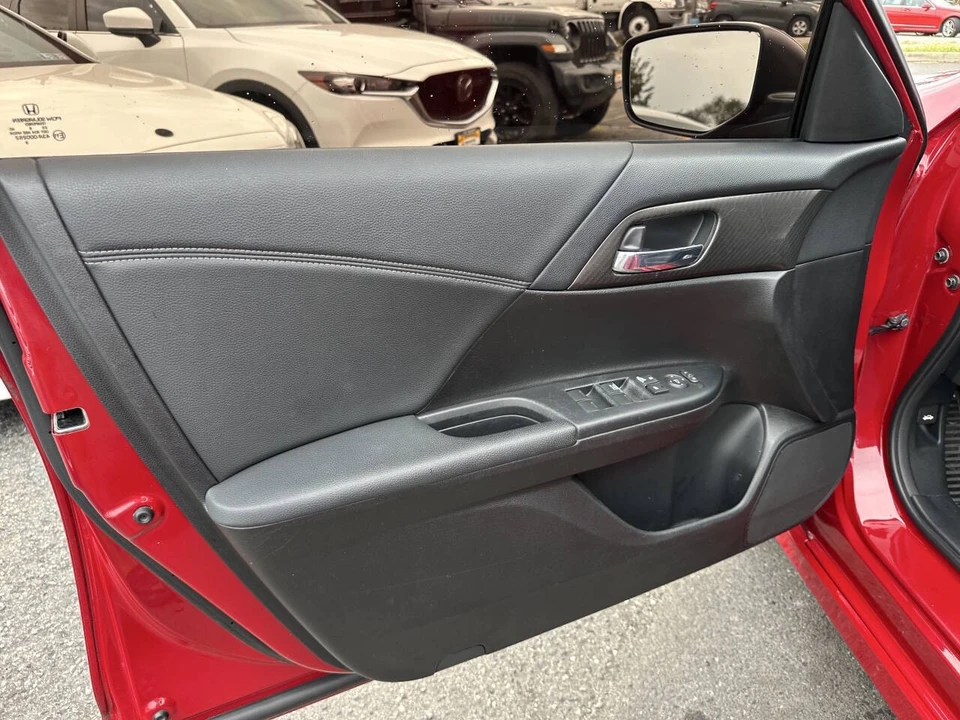 2017 Honda Accord 9th Gen - Image 10 of 21