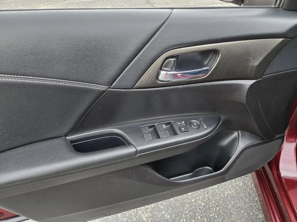 2017 Honda Accord 9th Gen - Image 15 of 21