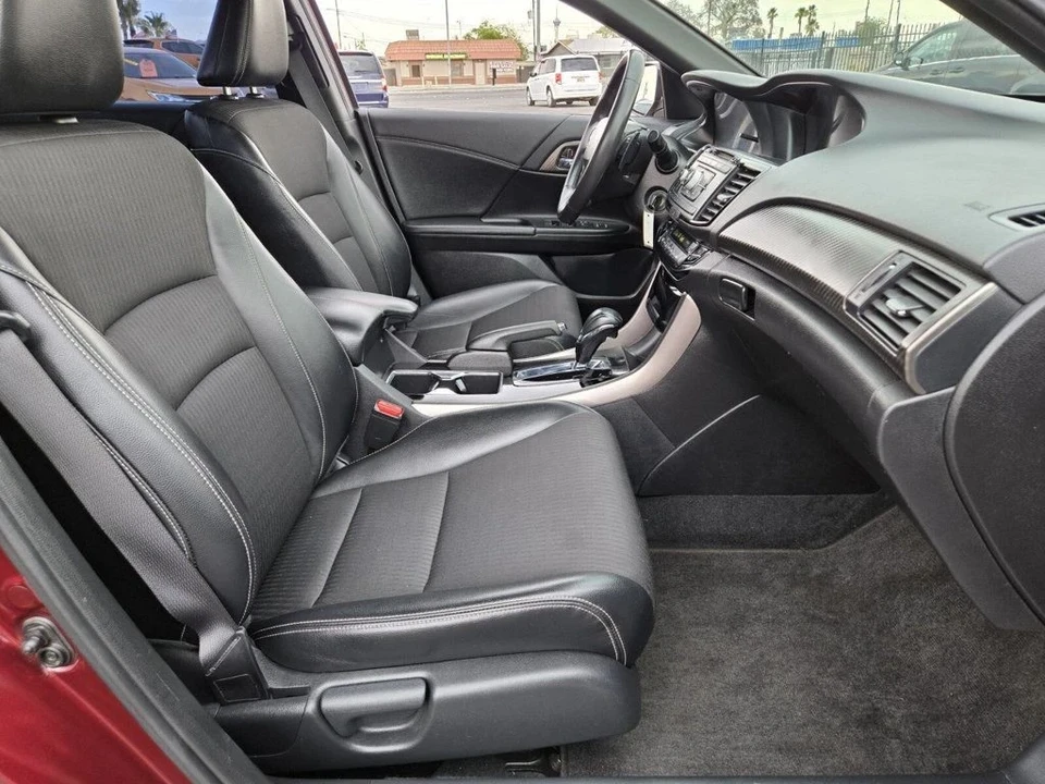 2017 Honda Accord 9th Gen - Image 13 of 21
