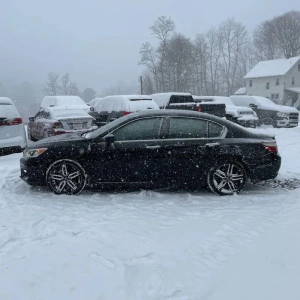 2017 Honda Accord 9th Gen - Image 3 of 12