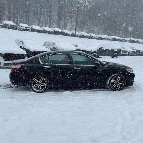 2017 Honda Accord 9th Gen - Image 10 of 12