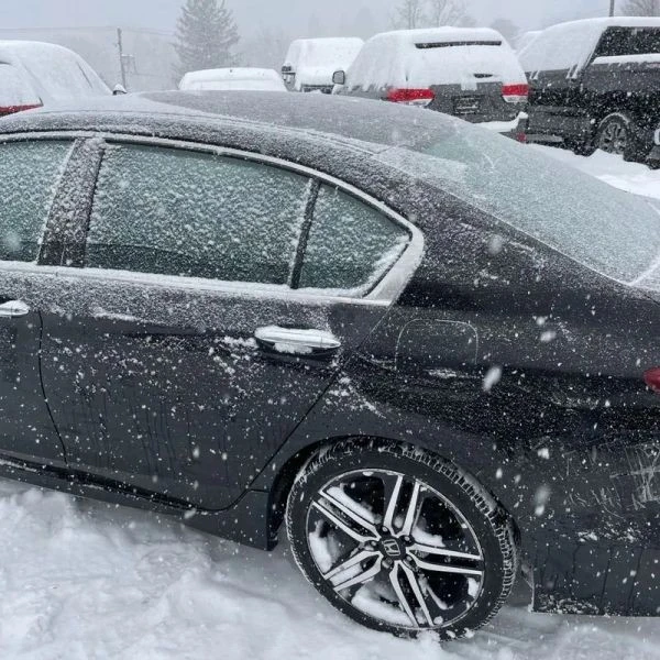 2017 Honda Accord 9th Gen - Image 6 of 12