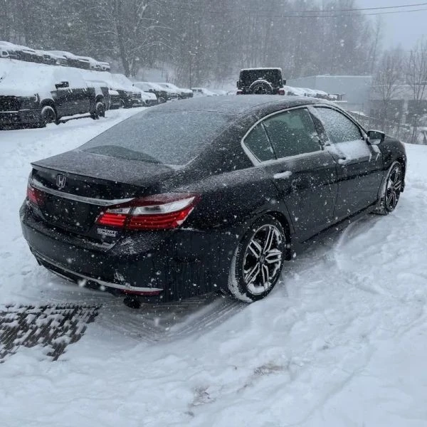 2017 Honda Accord 9th Gen - Image 8 of 12