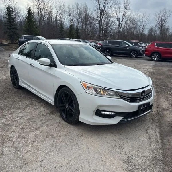 2017 Honda Accord 9th Gen - Image 11 of 12