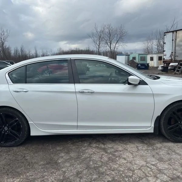 2017 Honda Accord 9th Gen - Image 10 of 12