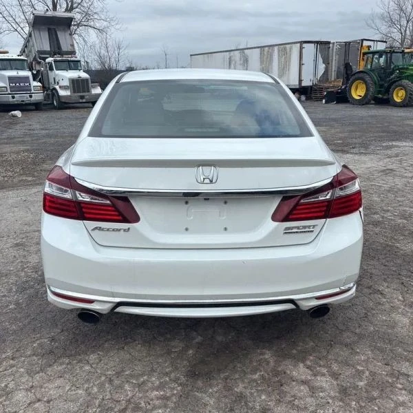 2017 Honda Accord 9th Gen - Image 7 of 12