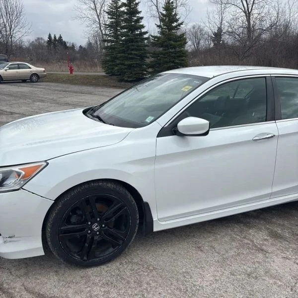2017 Honda Accord 9th Gen - Image 2 of 12