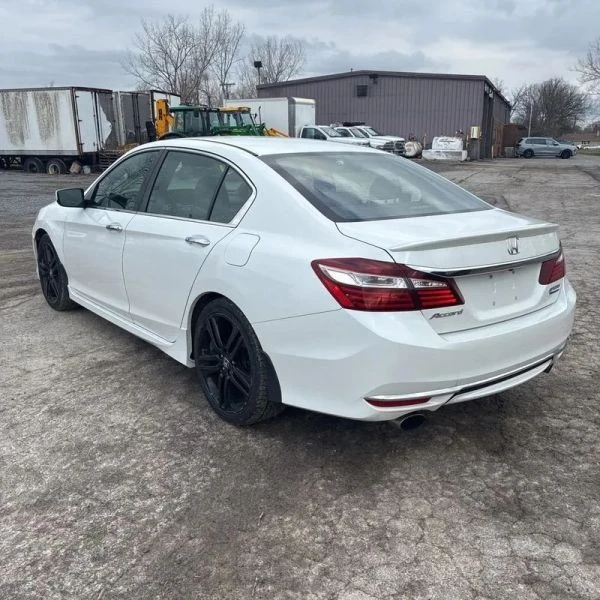 2017 Honda Accord 9th Gen - Image 5 of 12