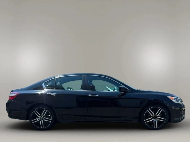 2017 Honda Accord 9th Gen - Image 5 of 12