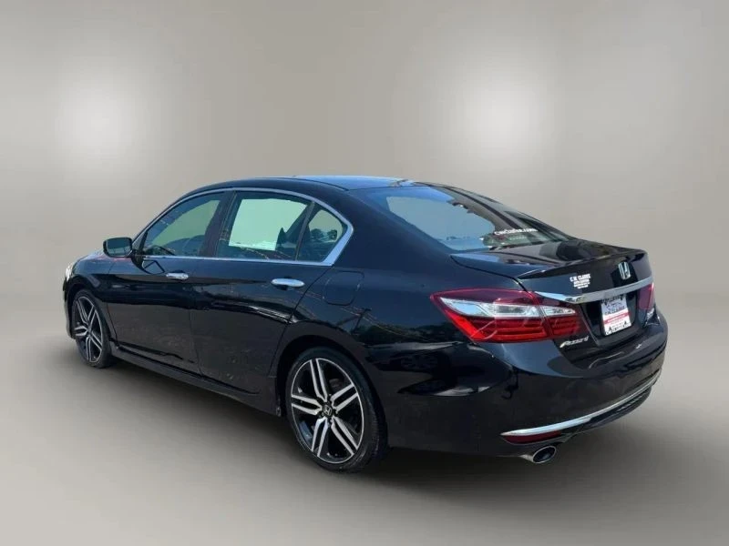 2017 Honda Accord 9th Gen - Image 8 of 12