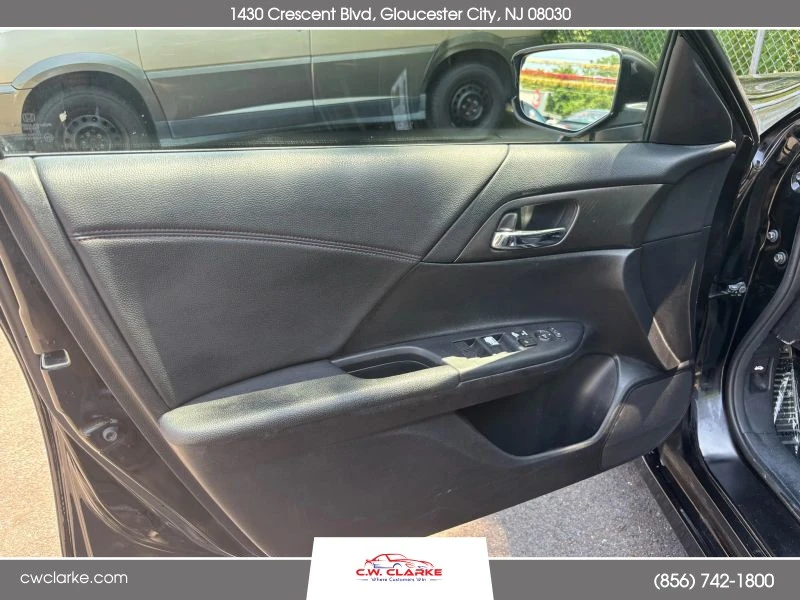 2017 Honda Accord 9th Gen - Image 11 of 12