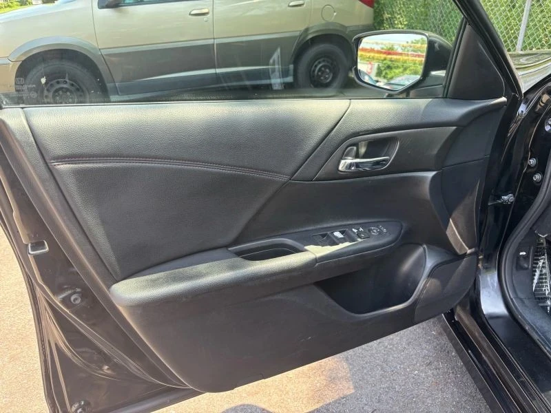 2017 Honda Accord 9th Gen - Image 11 of 12