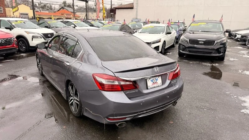 2017 Honda Accord 9th Gen - Image 7 of 12