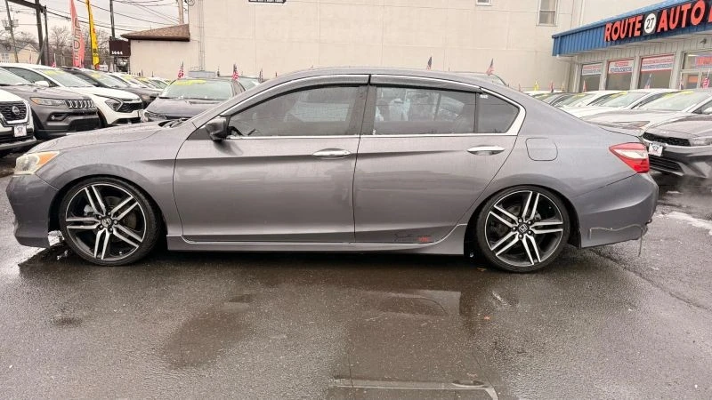 2017 Honda Accord 9th Gen - Image 11 of 12