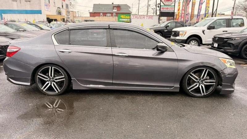 2017 Honda Accord 9th Gen - Image 10 of 12