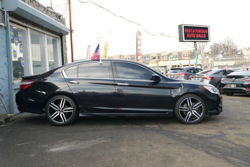 2017 Honda Accord 9th Gen - Image 5 of 12